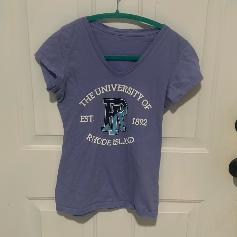 URI Vneck tee